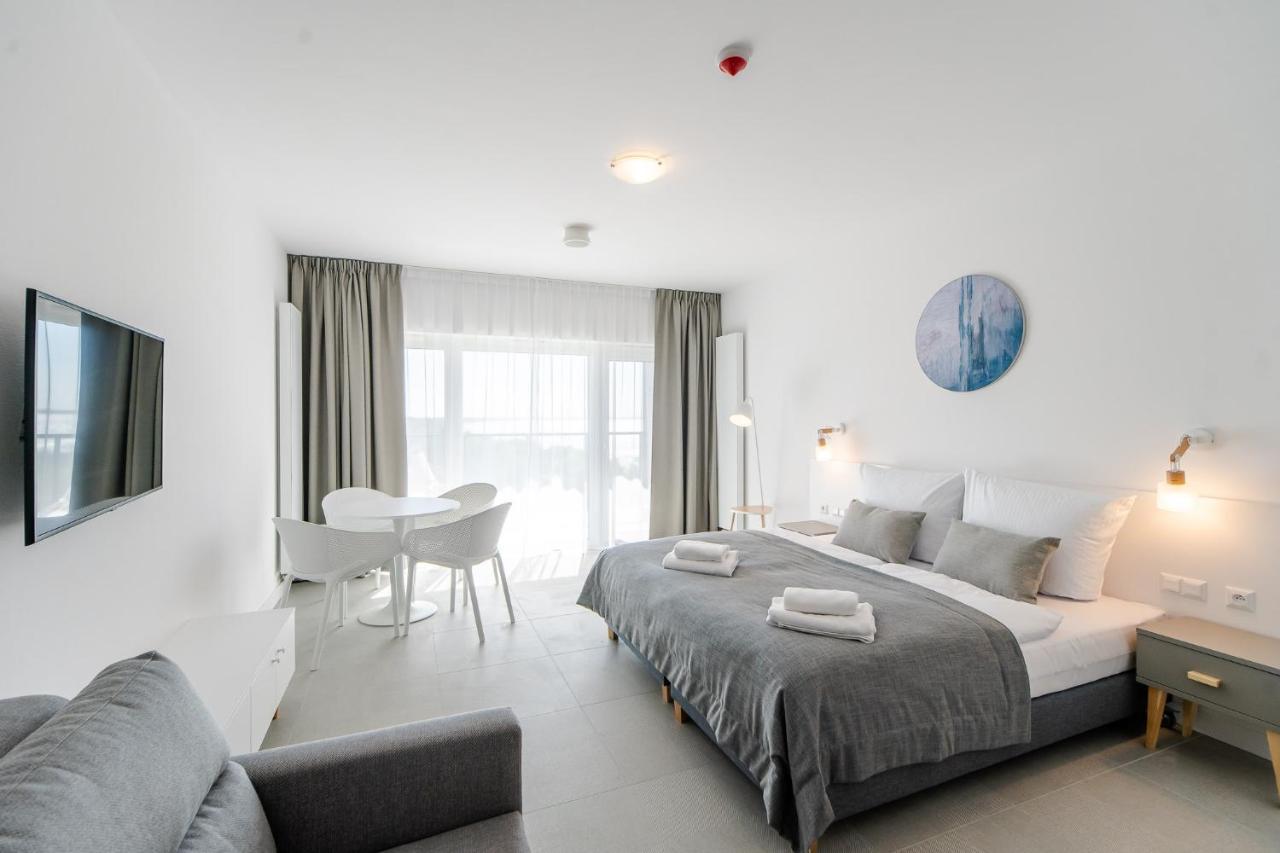Aquamarina Prima Holiday Studios By The Beach By Noclegi Renters Мендзыздрое Экстерьер фото