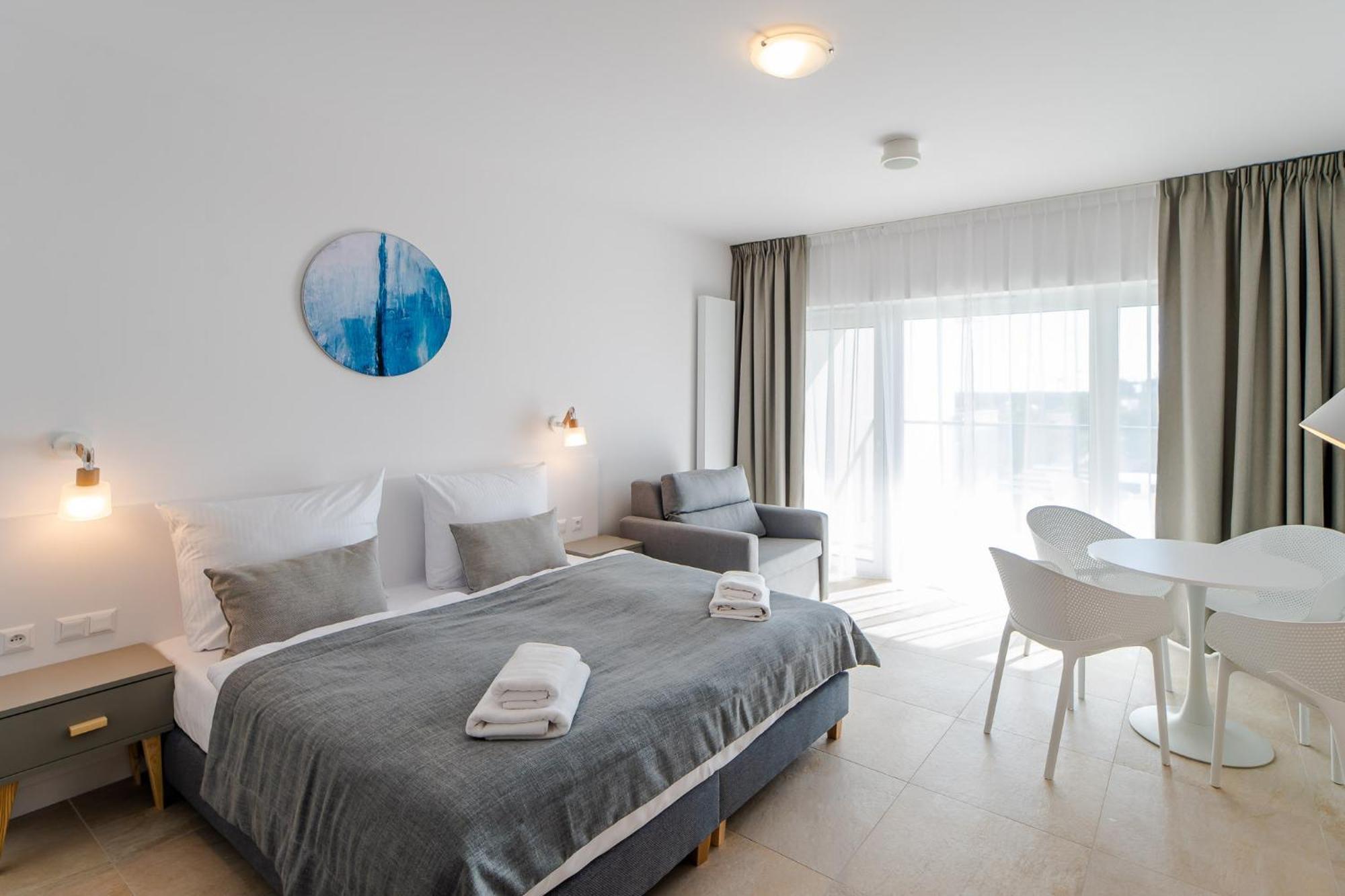 Aquamarina Prima Holiday Studios By The Beach By Noclegi Renters Мендзыздрое Экстерьер фото