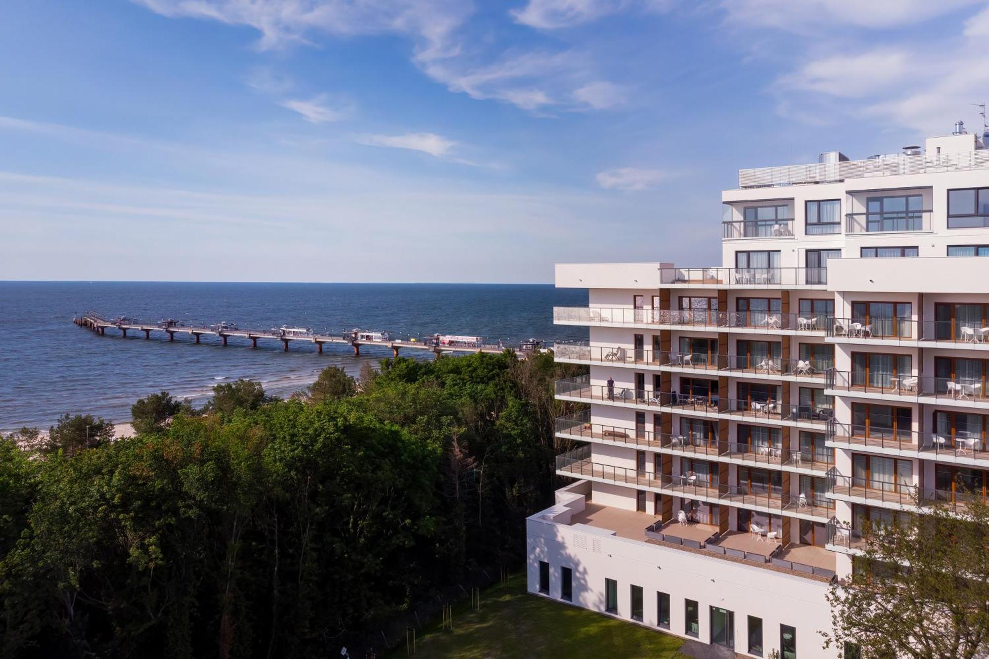 Aquamarina Prima Holiday Studios By The Beach By Noclegi Renters Мендзыздрое Экстерьер фото
